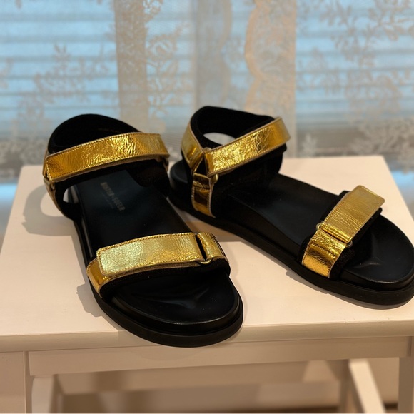 SISTER X SOEUR gold gladiator-style sandals - Picture 3 of 5